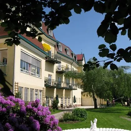 Kurhaus Dr. Petershofer Hotel Wolfsegg am Hausruck