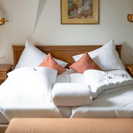 Kurhaus Dr. Petershofer Hotel 4*
