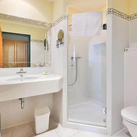Kurhaus Dr. Petershofer Hotel 4*