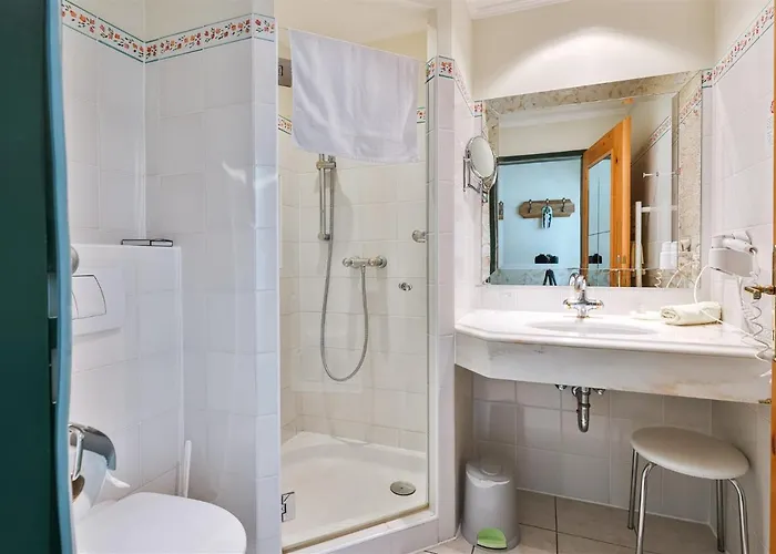 Kurhaus Dr. Petershofer Hotel 4*