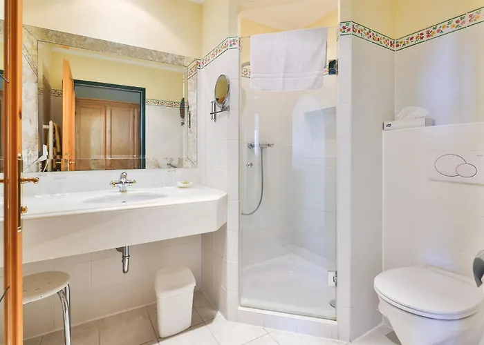 Kurhaus Dr. Petershofer Otel 4*