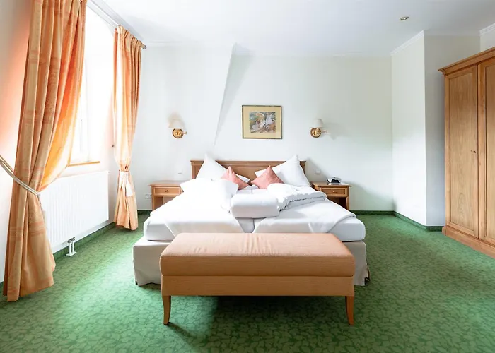 Kurhaus Dr. Petershofer Otel Wolfsegg am Hausruck