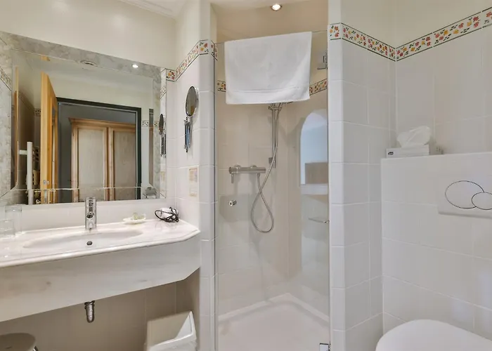 Otel Kurhaus Dr. Petershofer Wolfsegg am Hausruck