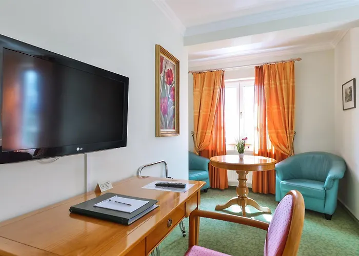 Kurhaus Dr. Petershofer Hotel 4*