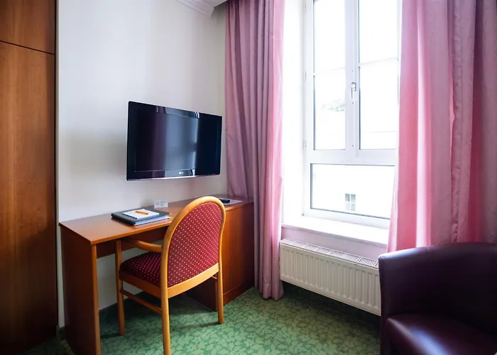 Kurhaus Dr. Petershofer Otel Wolfsegg am Hausruck