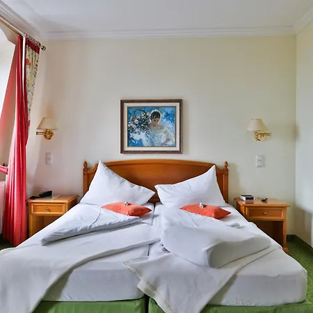 Kurhaus Dr. Petershofer ホテル Wolfsegg am Hausruck